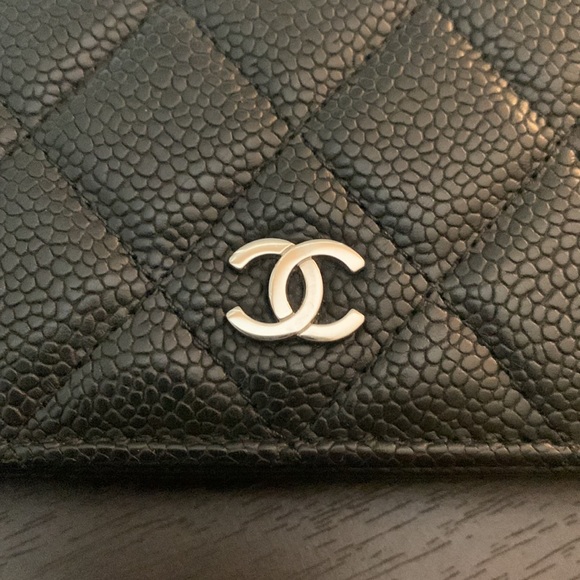 Authentic Chanel Caviar leather bifold wallet - Picture 10 of 11